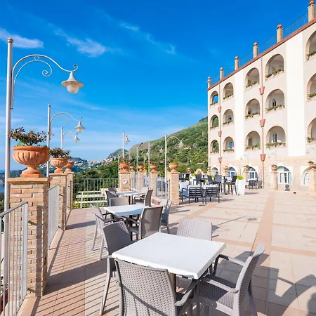 Ξενοδοχείο Olimpo Le Terrazze 4*