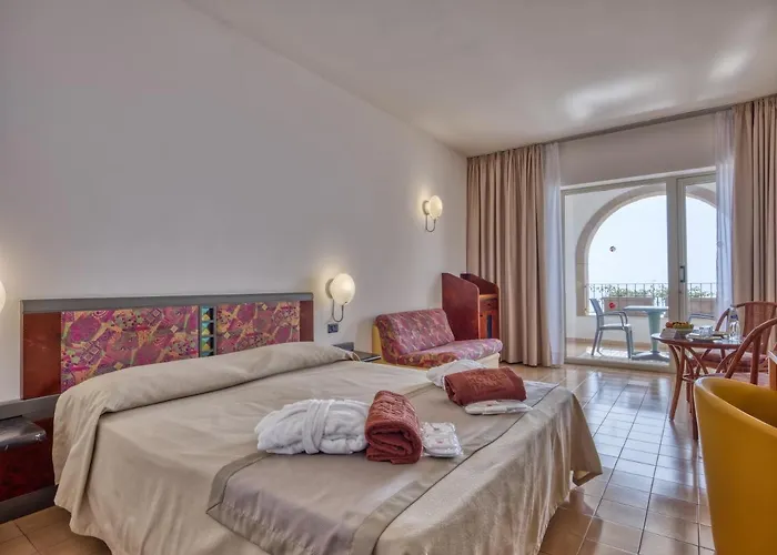 Olimpo Le Terrazze מלון 4*