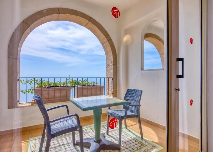 Olimpo Le Terrazze מלון