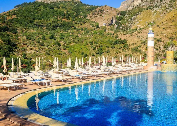 Olimpo Le Terrazze מלון 4*