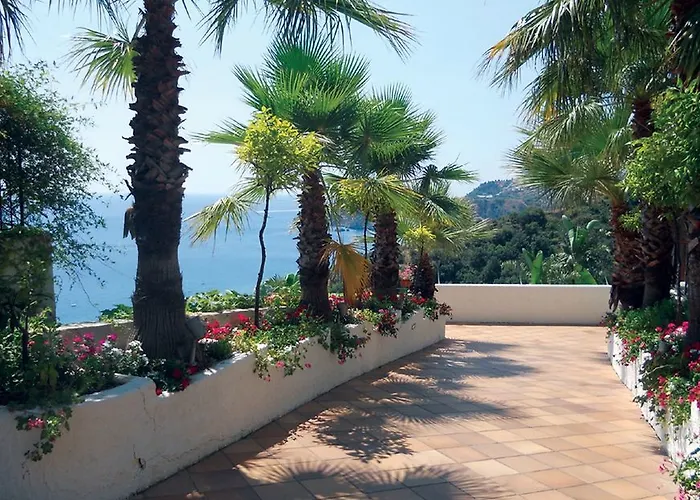 Olimpo Le Terrazze מלון