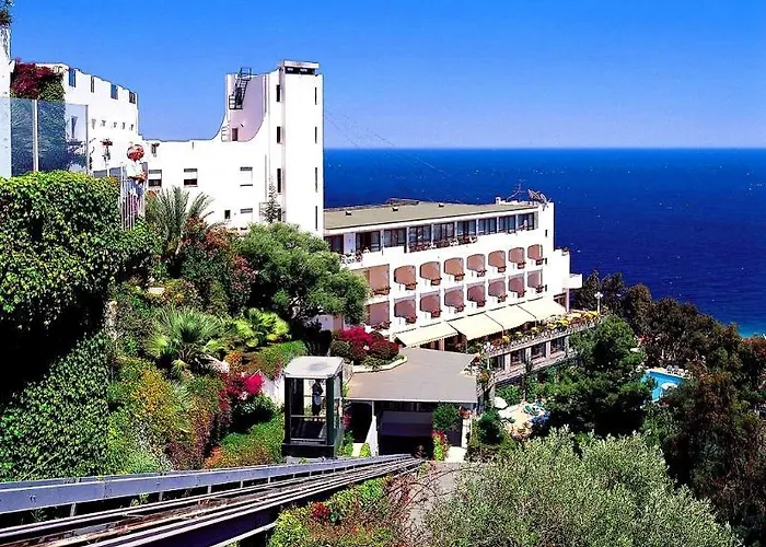 Olimpo Le Terrazze מלון 4*