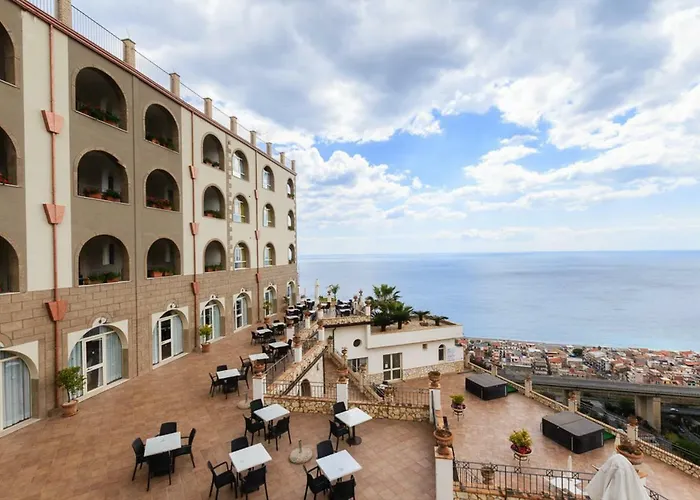 מלון Olimpo Le Terrazze 4*