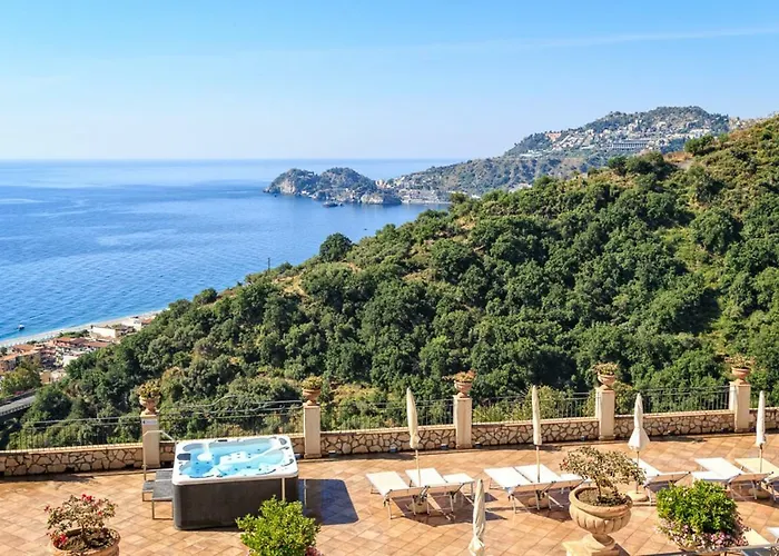 Olimpo Le Terrazze לטויאני