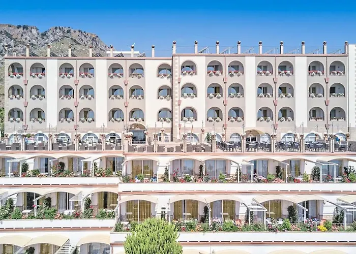 Olimpo Le Terrazze לטויאני