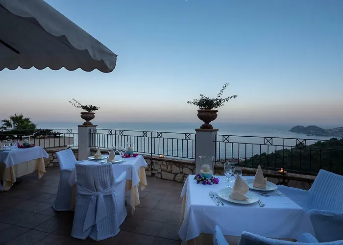 Olimpo Le Terrazze 4* לטויאני